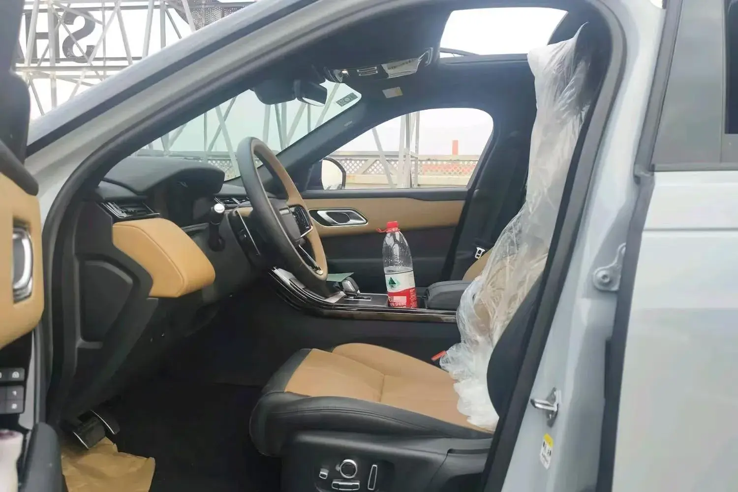 2024 LAND ROVER thumbnail 2