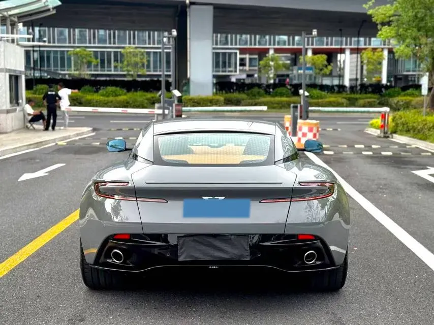 2025 Aston Martin DB12 4.0T 680HP V8 8AT,autocango,china used car exporter,china ev exporter,chinese used car exporter,chinese used ev exporter