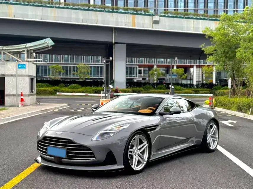 2025 Aston Martin DB12 4.0T 680HP V8 8AT