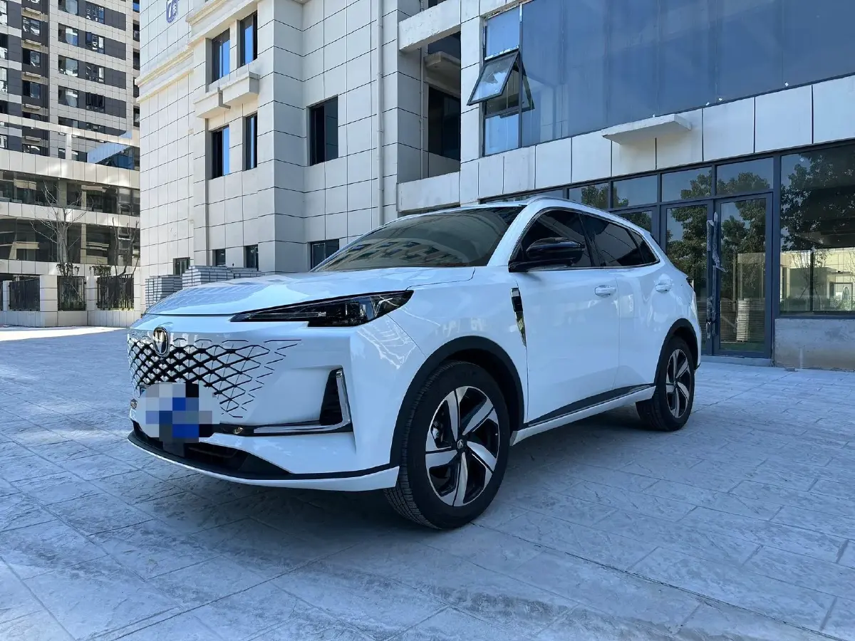 2025 ChangAn CS55 Plus 1.5T 192HP L4 7DCT