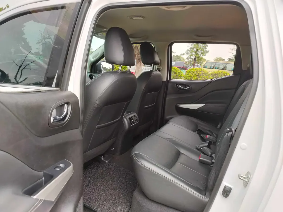 2021 Nissan Navara 2.5L 190HP L4 7AT,autocango,china used car exporter,china ev exporter,chinese used car exporter,chinese used ev exporter