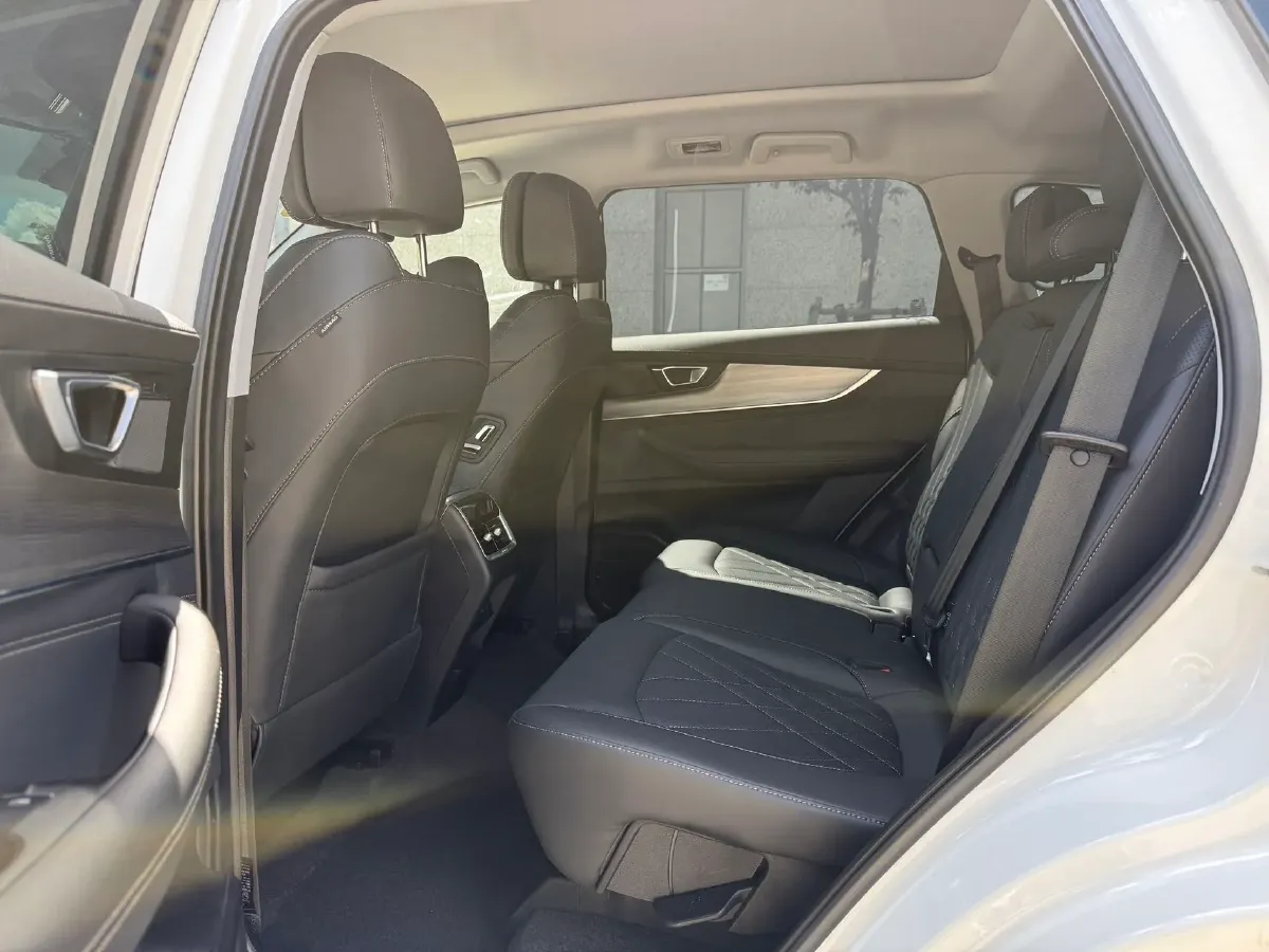 2022 Chery Tiggo 8 Plus e+ 1.5T 156HP L4 3DHT PHEV 19.27KWH,autocango,china used car exporter,china ev exporter,chinese used car exporter,chinese used ev exporter