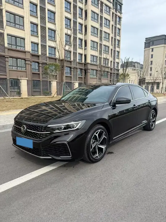 2022 Volkswagen Passat 2.0T 186HP L4 7DCT