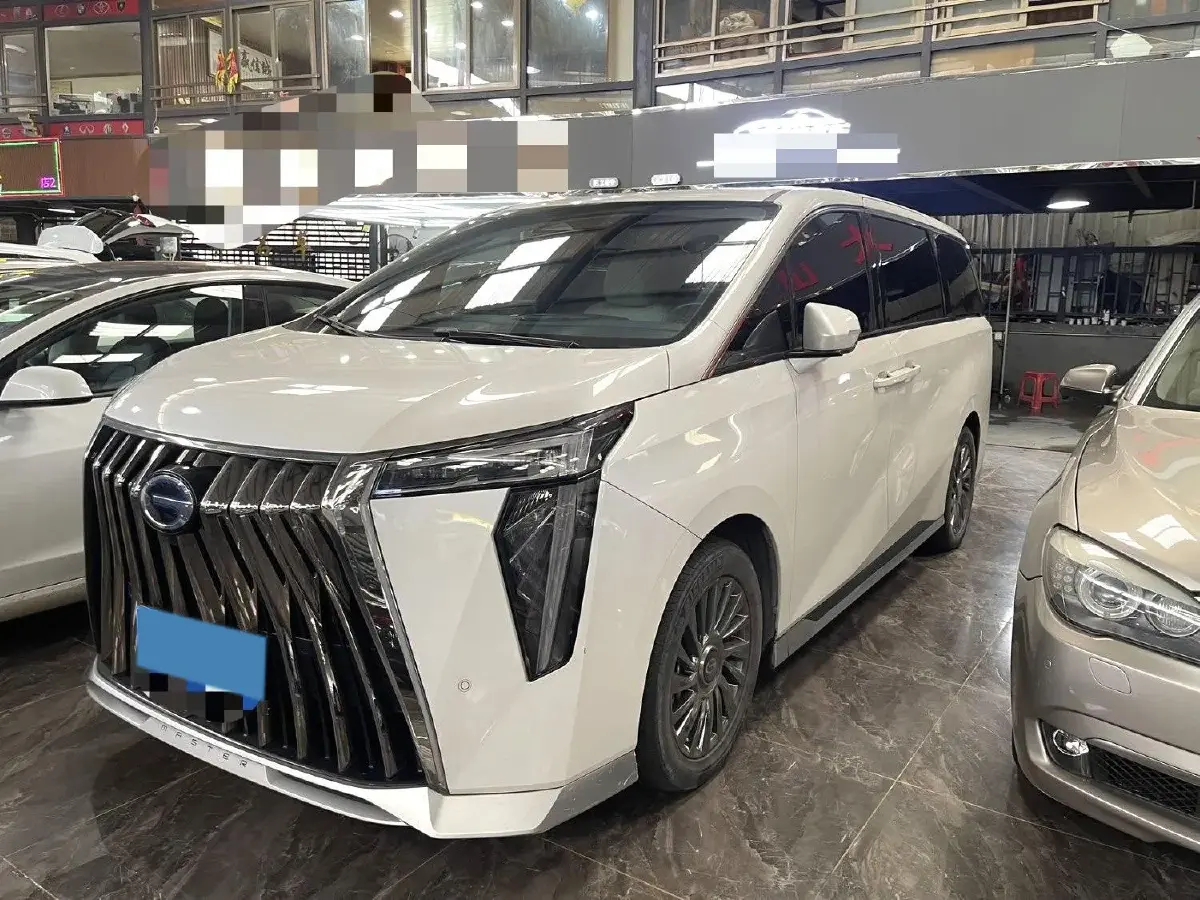 2023 GAC Trumpchi M8 2.0T 190HP L4 E-CVT Hybrid