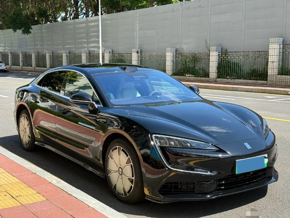 2025 YangWang U7 2.0T 245HP H4 E-CVT PHEV 52.4KWH,autocango,china used car exporter,china ev exporter,chinese used car exporter,chinese used ev exporter