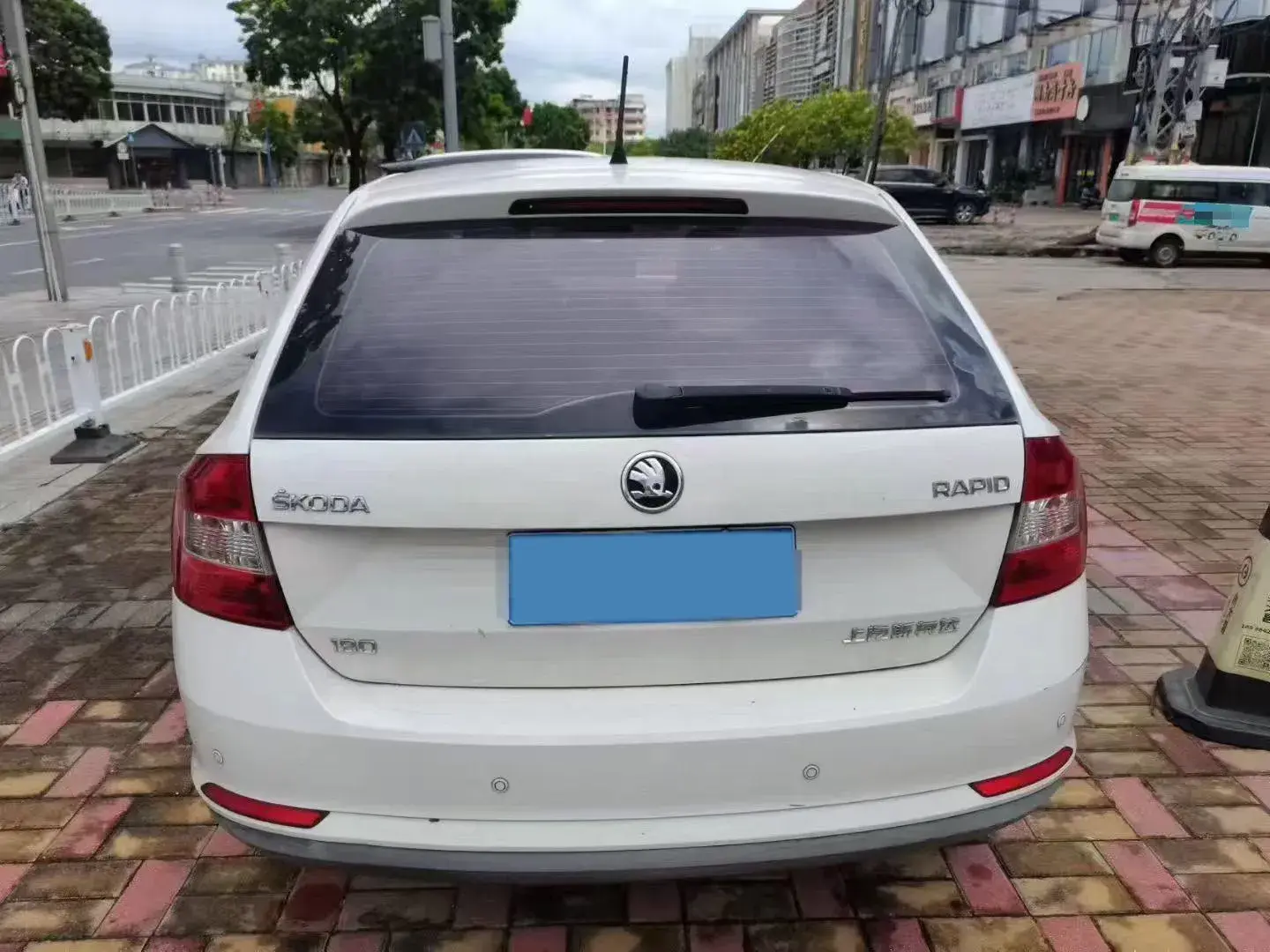 2018 SKODA RAPID thumbnail 3
