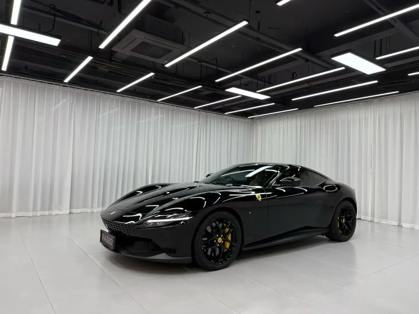 2020 FERRARI ROMA view 1