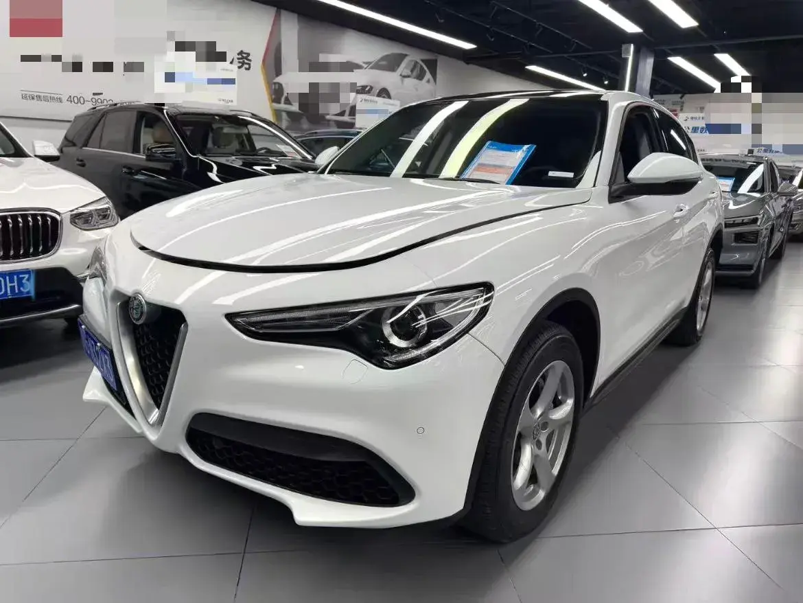 2017 ALFA ROMEO view 1