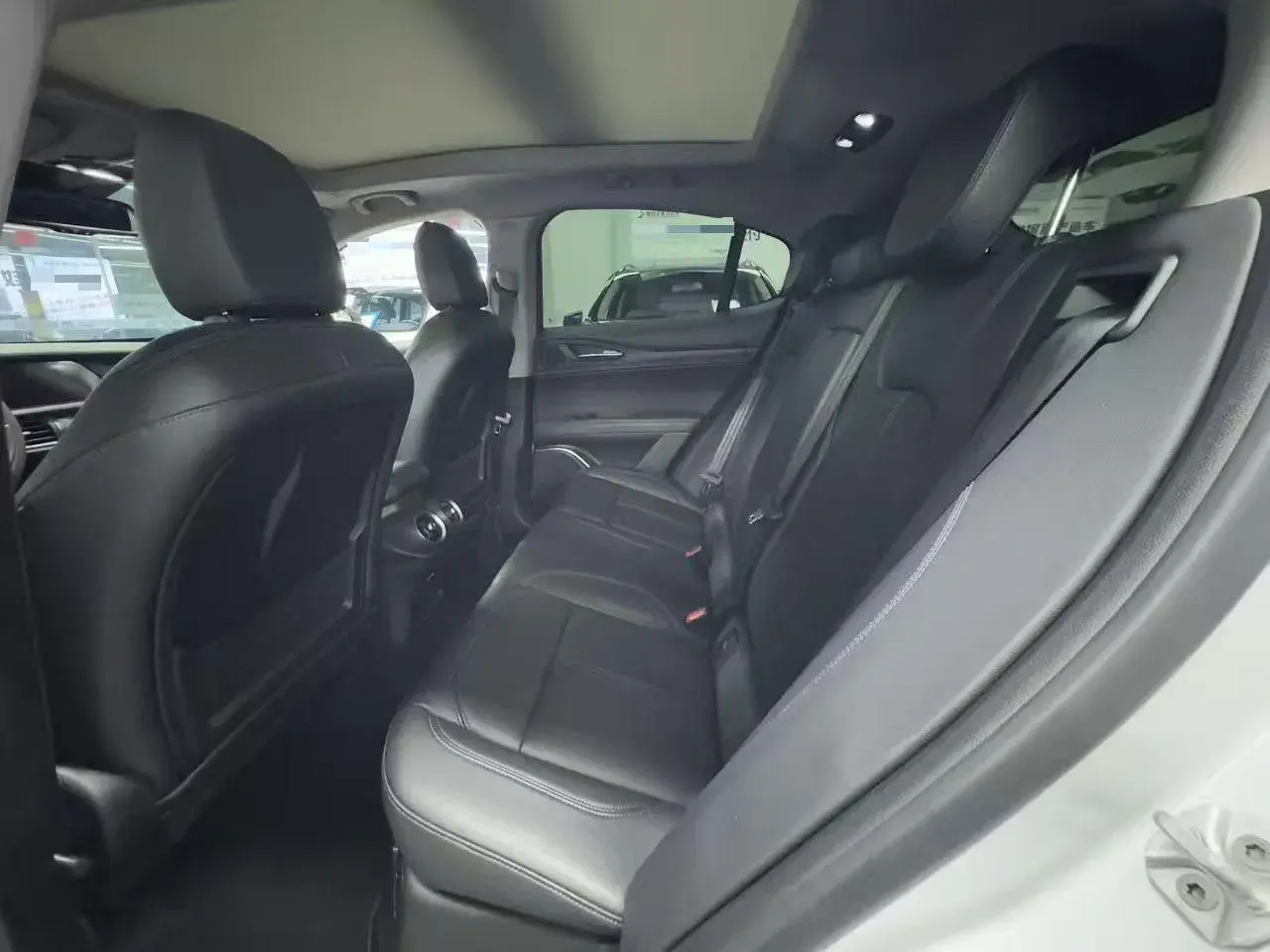 2017 ALFA ROMEO thumbnail 4