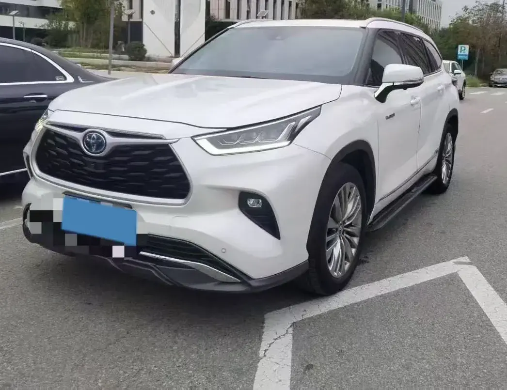 2022 Toyota Highlander 2.5L 192HP L4 E-CVT Hybrid