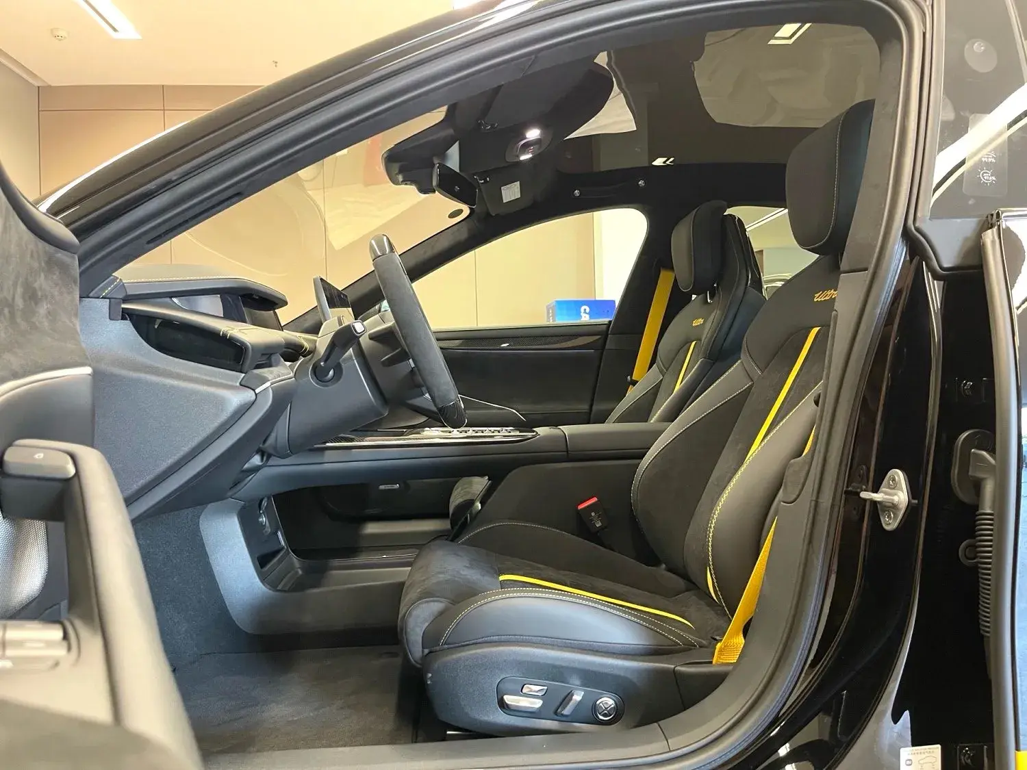 2025 MI SU7 thumbnail 4