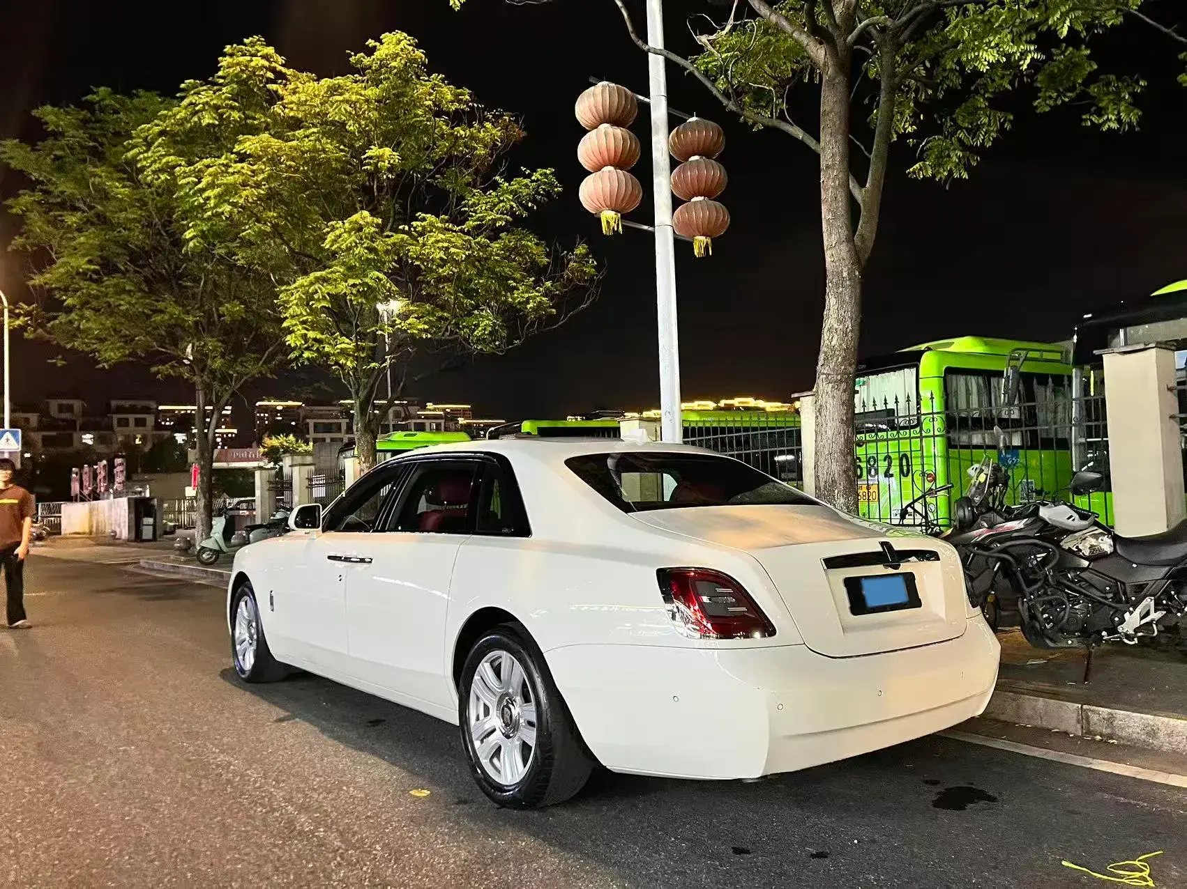 2021 ROLLS-ROYCE GHOST thumbnail 3