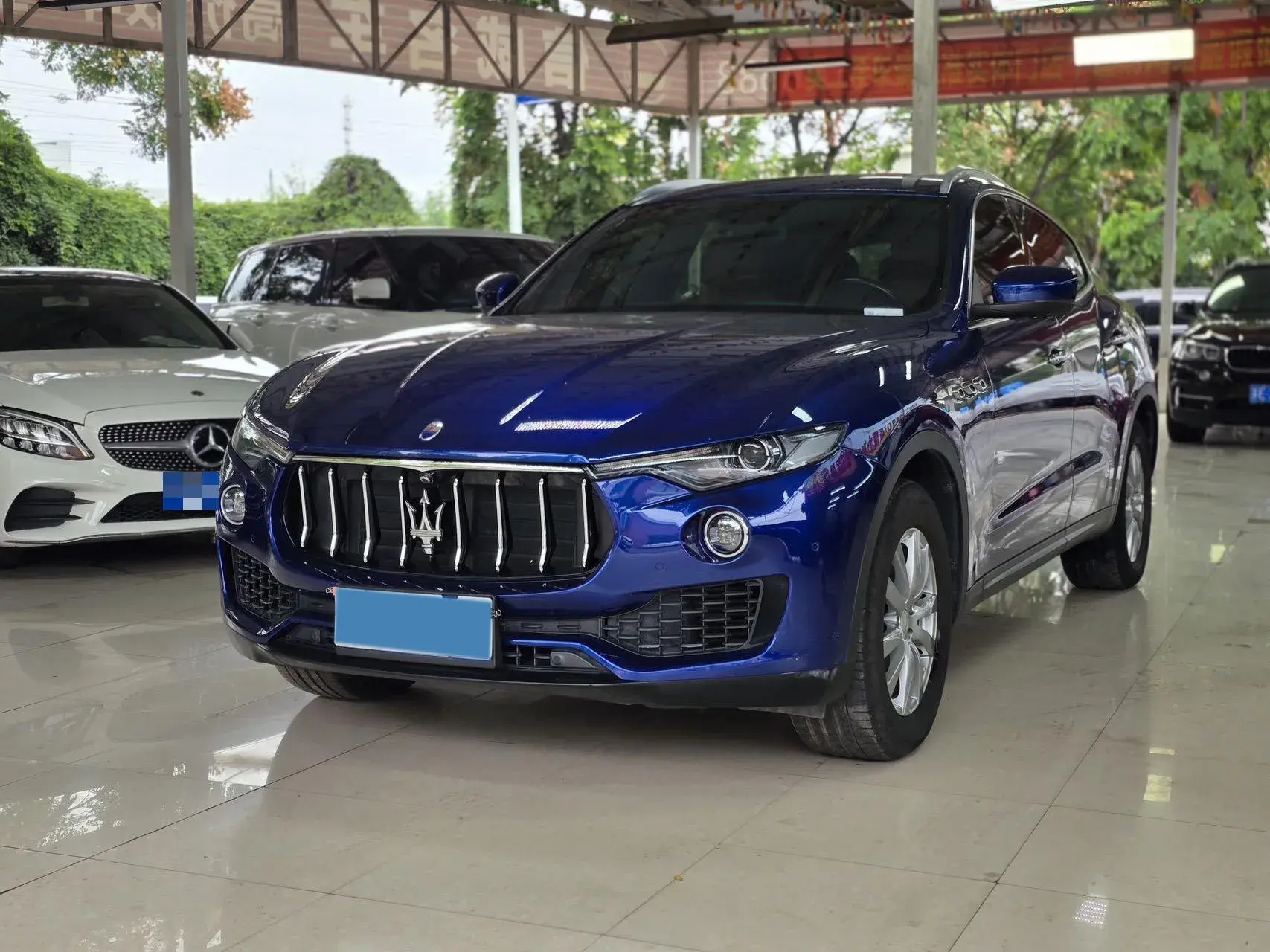 2018 MASERATI LEVANTE view 1