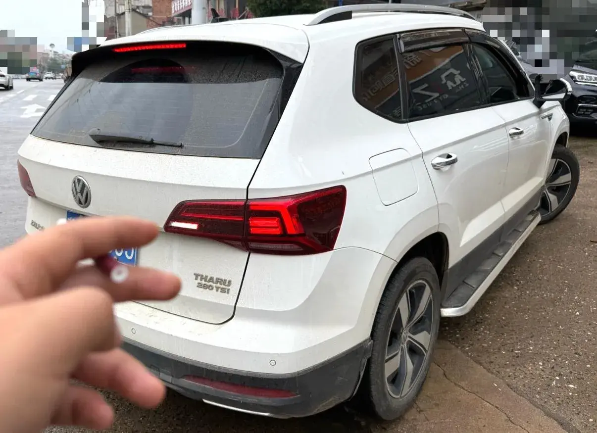 2019 VOLKSWAGEN THARU thumbnail 4