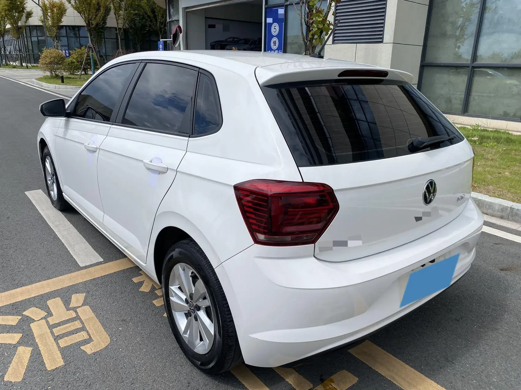 2023 VOLKSWAGEN POLO thumbnail 4