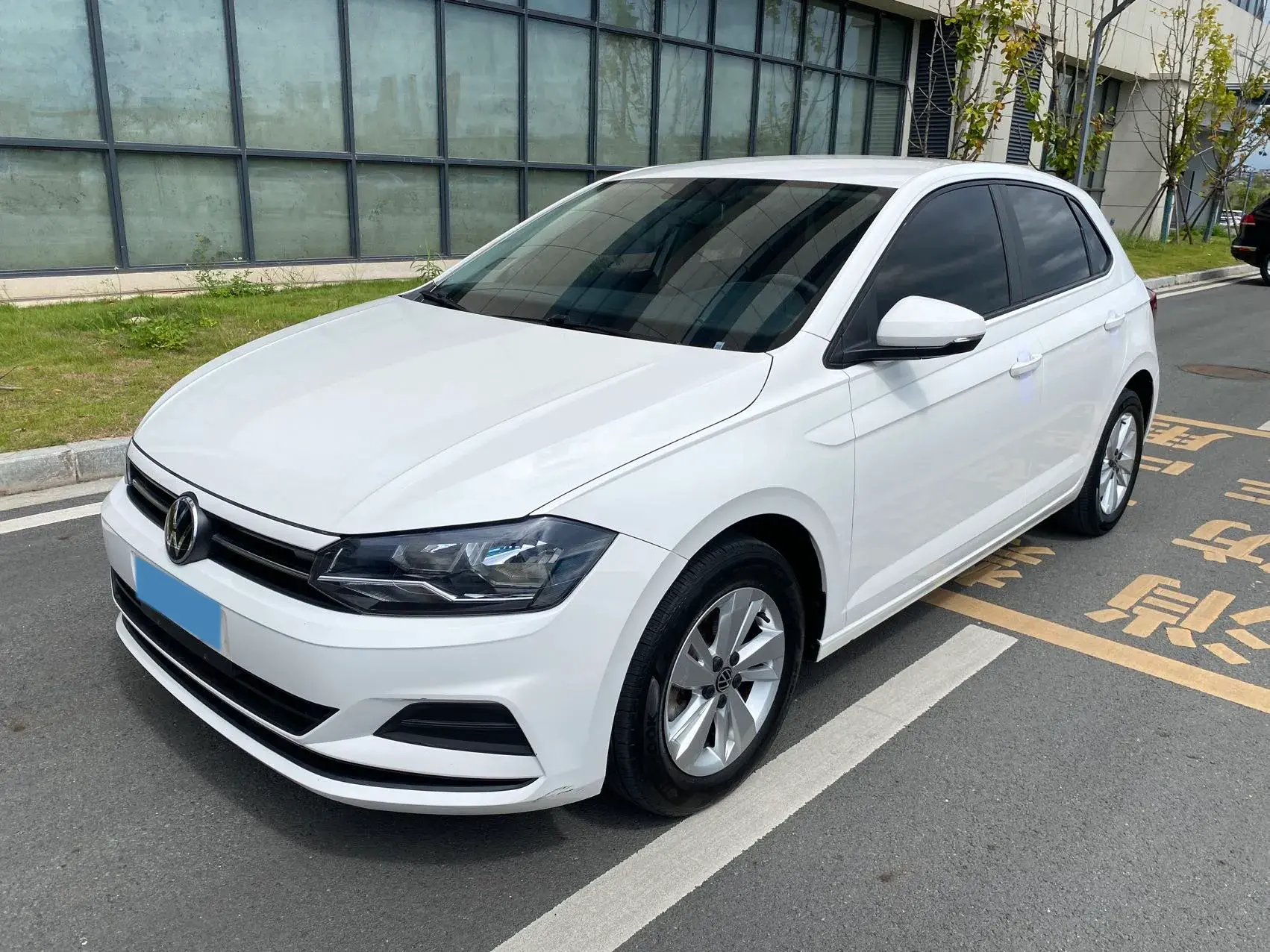 2023 VOLKSWAGEN POLO view 1
