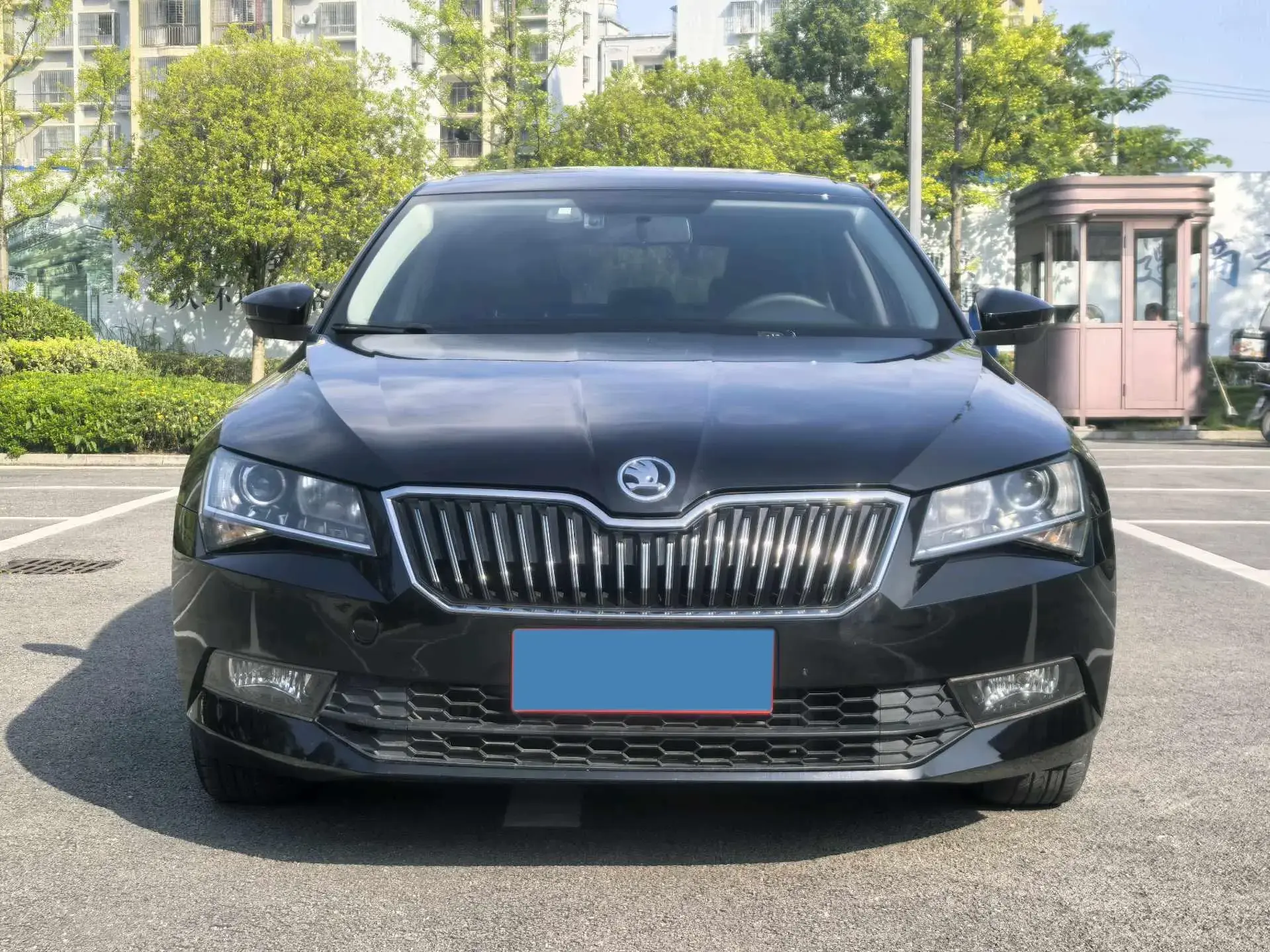 2018 SKODA SUPERB thumbnail 2