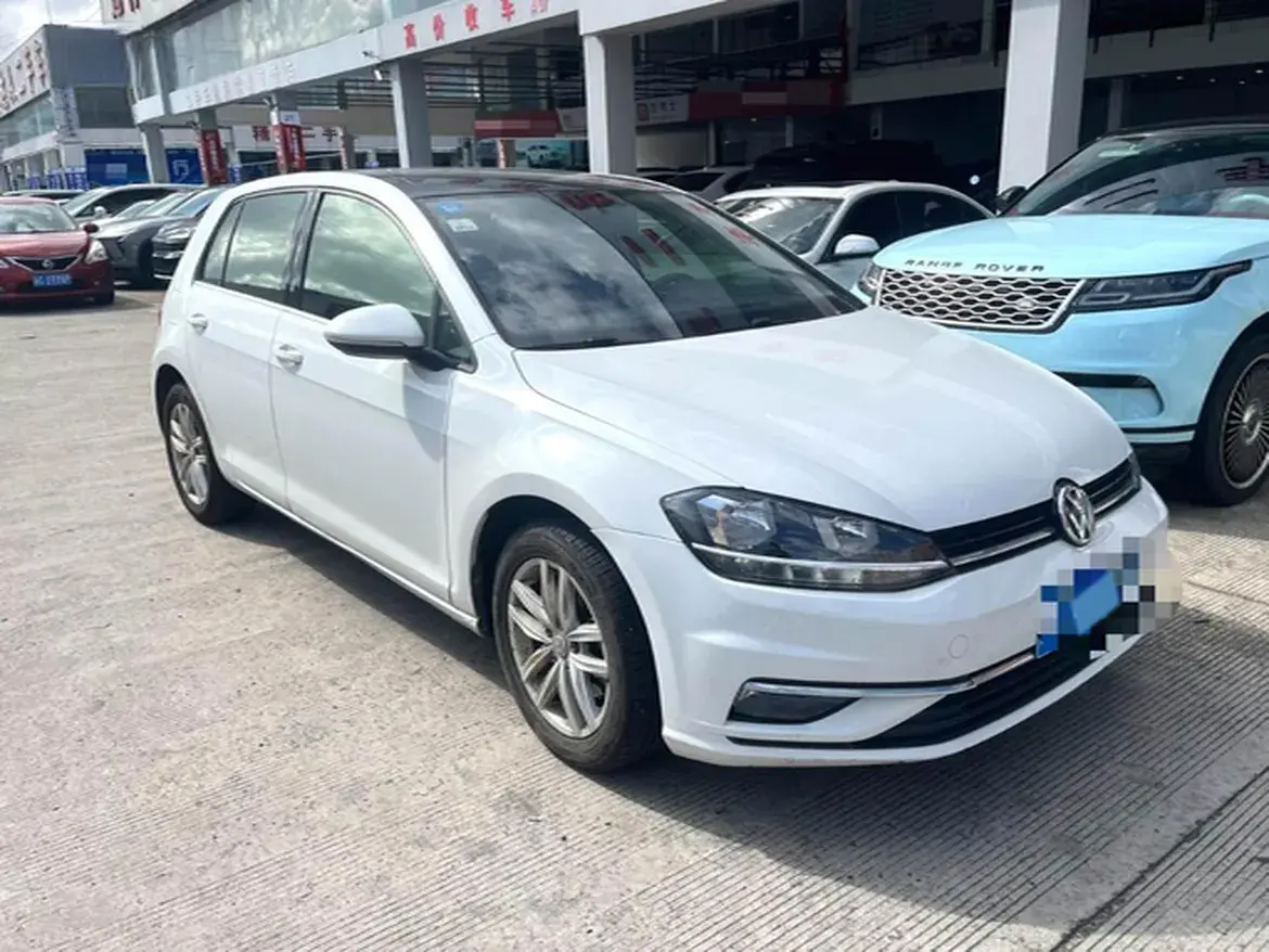 2018 VOLKSWAGEN GOLF thumbnail 3