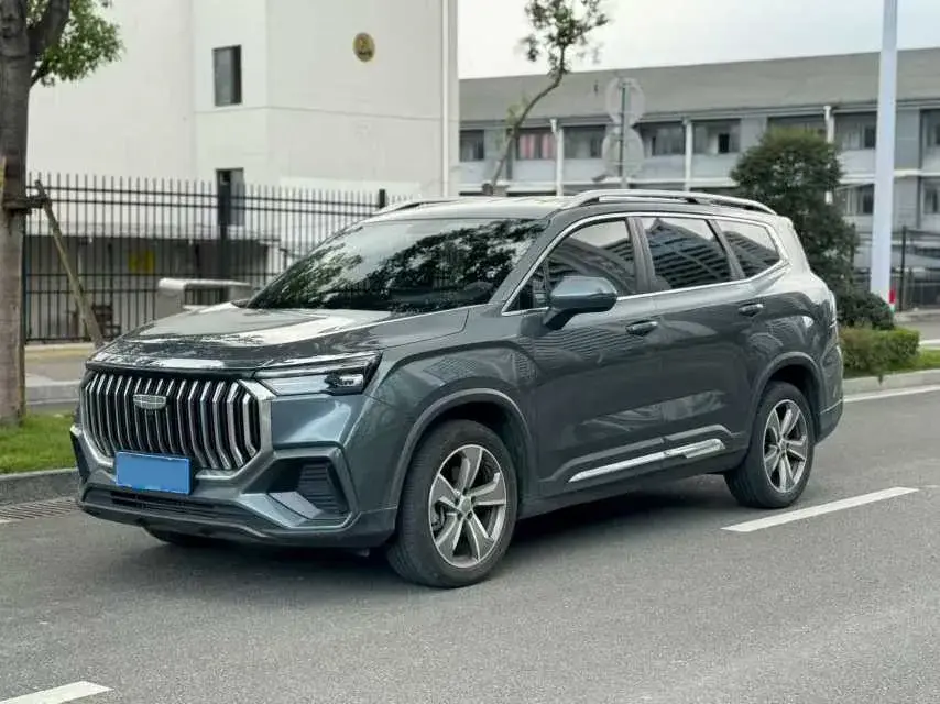 2023 GEELY OKAVANGO view 1