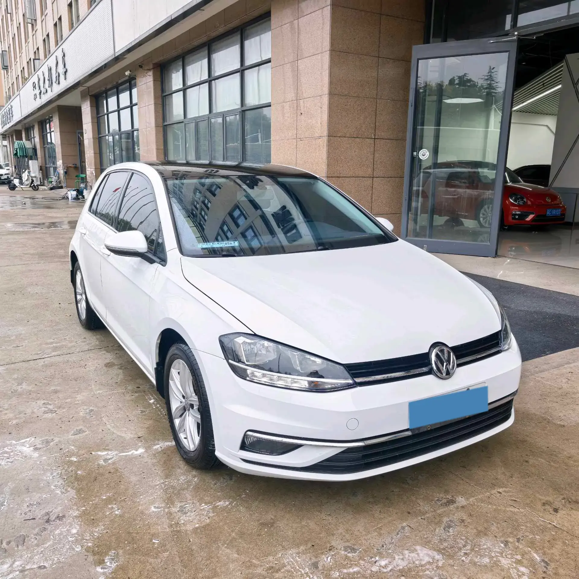 2019 VOLKSWAGEN GOLF thumbnail 3