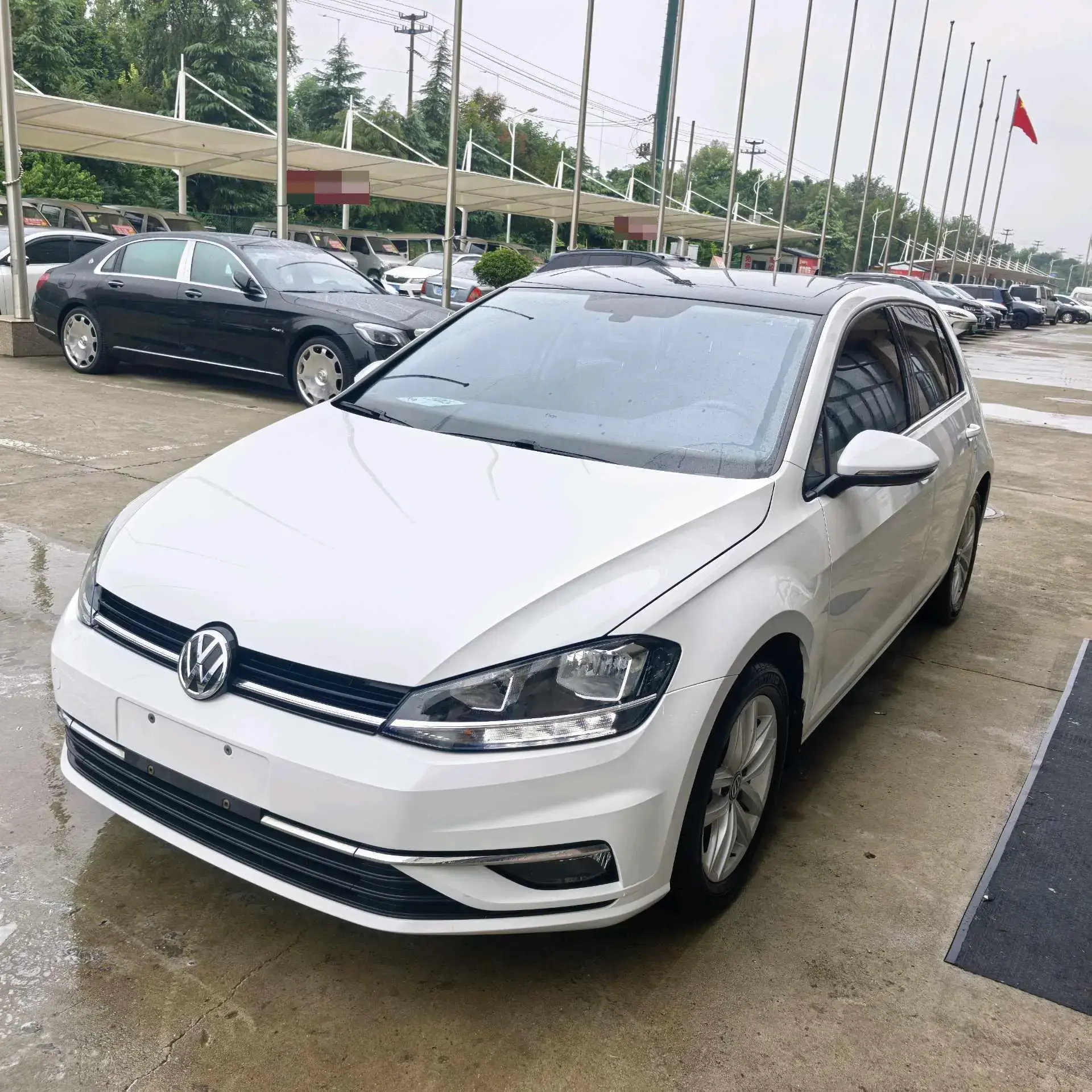 2019 VOLKSWAGEN GOLF view 1