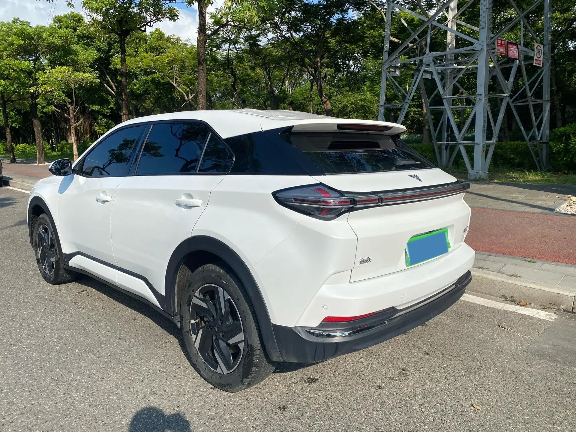 2024 NETA X thumbnail 4