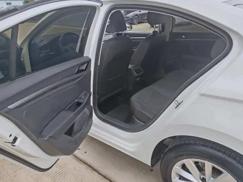 2020 VOLKSWAGEN BORA thumbnail 4