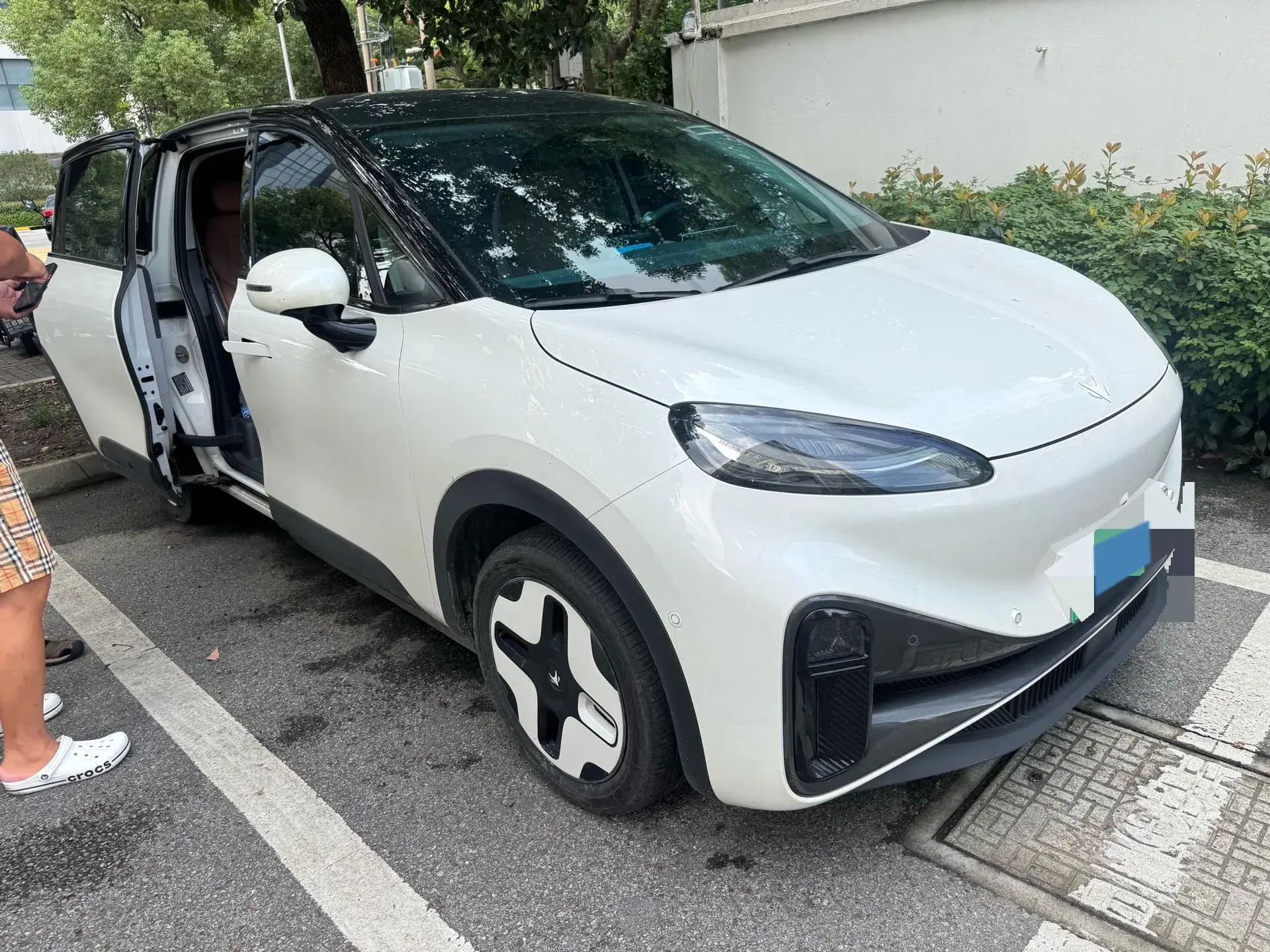 2023 ARCFOX KAOLA thumbnail 3