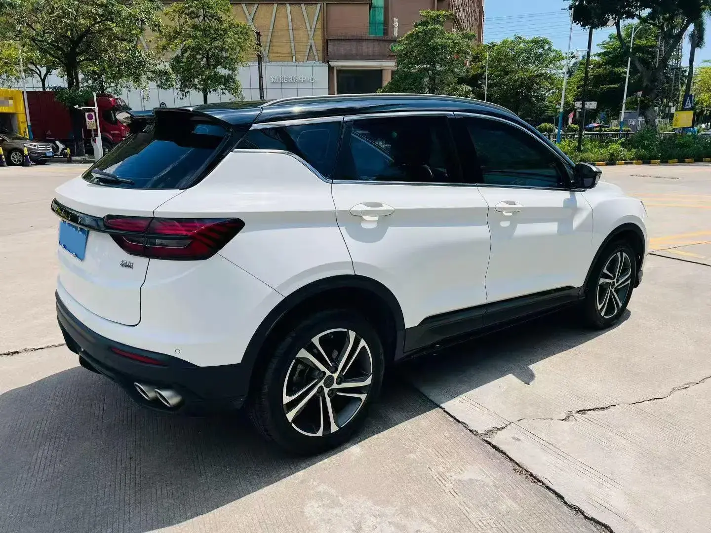 2021 GEELY COOLRAY thumbnail 2