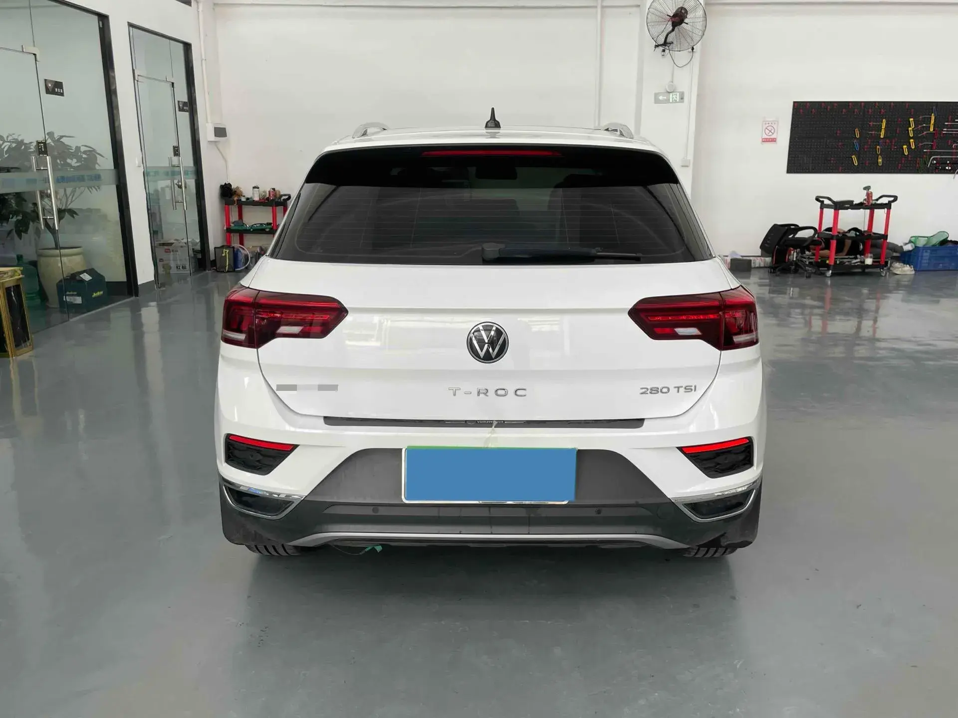 2022 VOLKSWAGEN T-ROC thumbnail 3