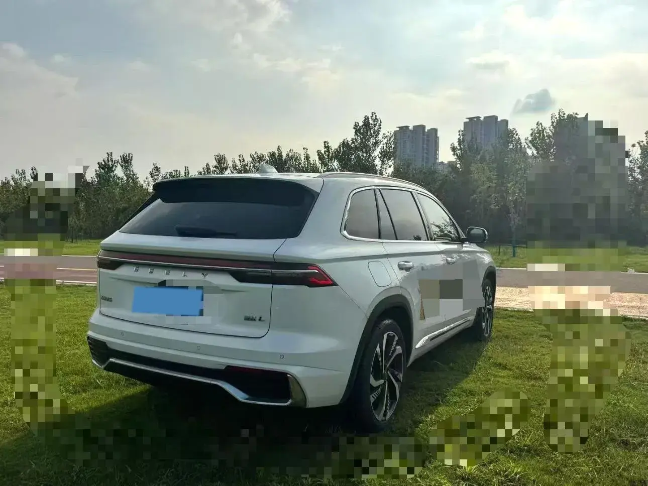 2024 GEELY MONJARO thumbnail 3