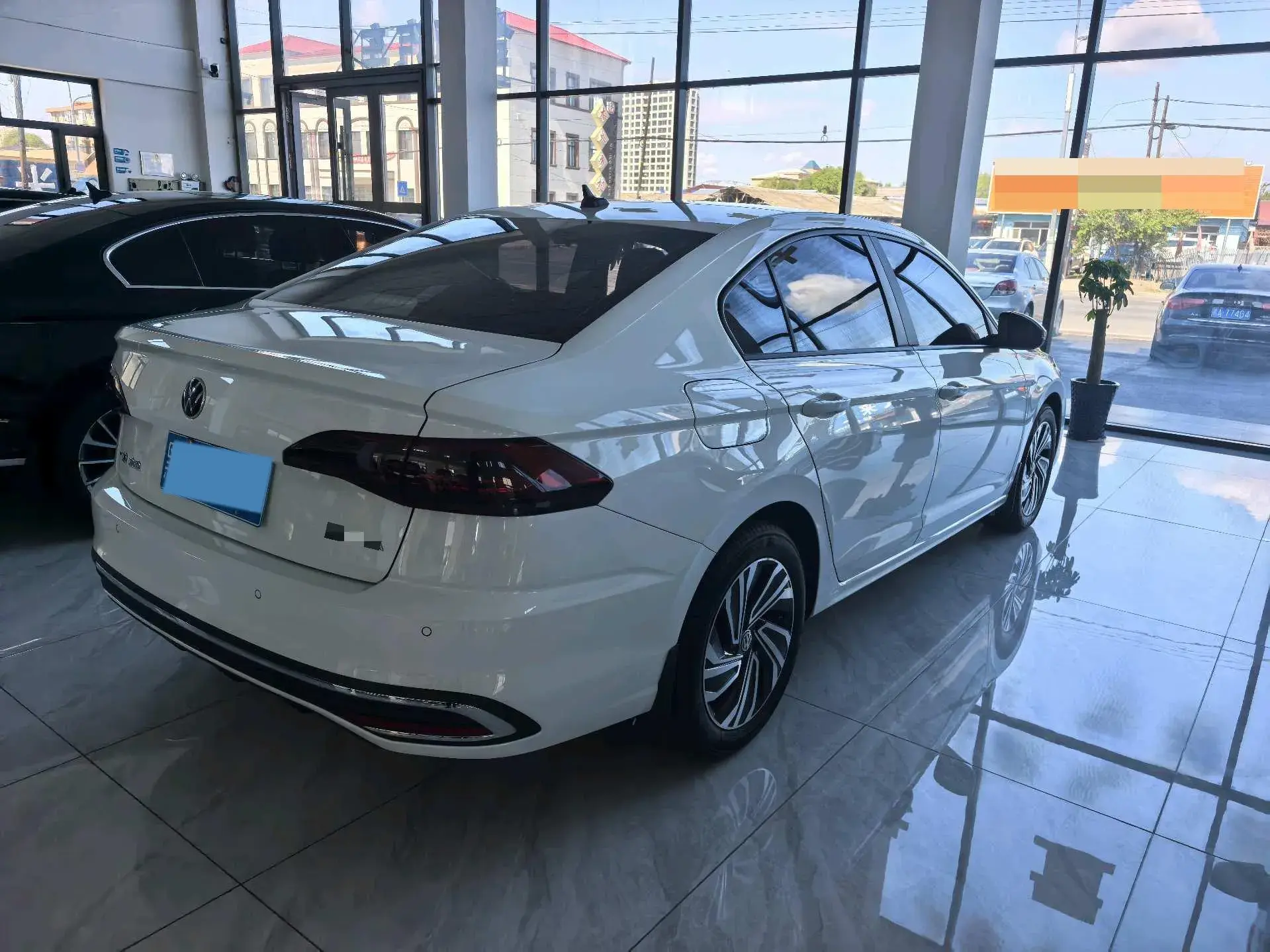 2023 VOLKSWAGEN BORA thumbnail 2