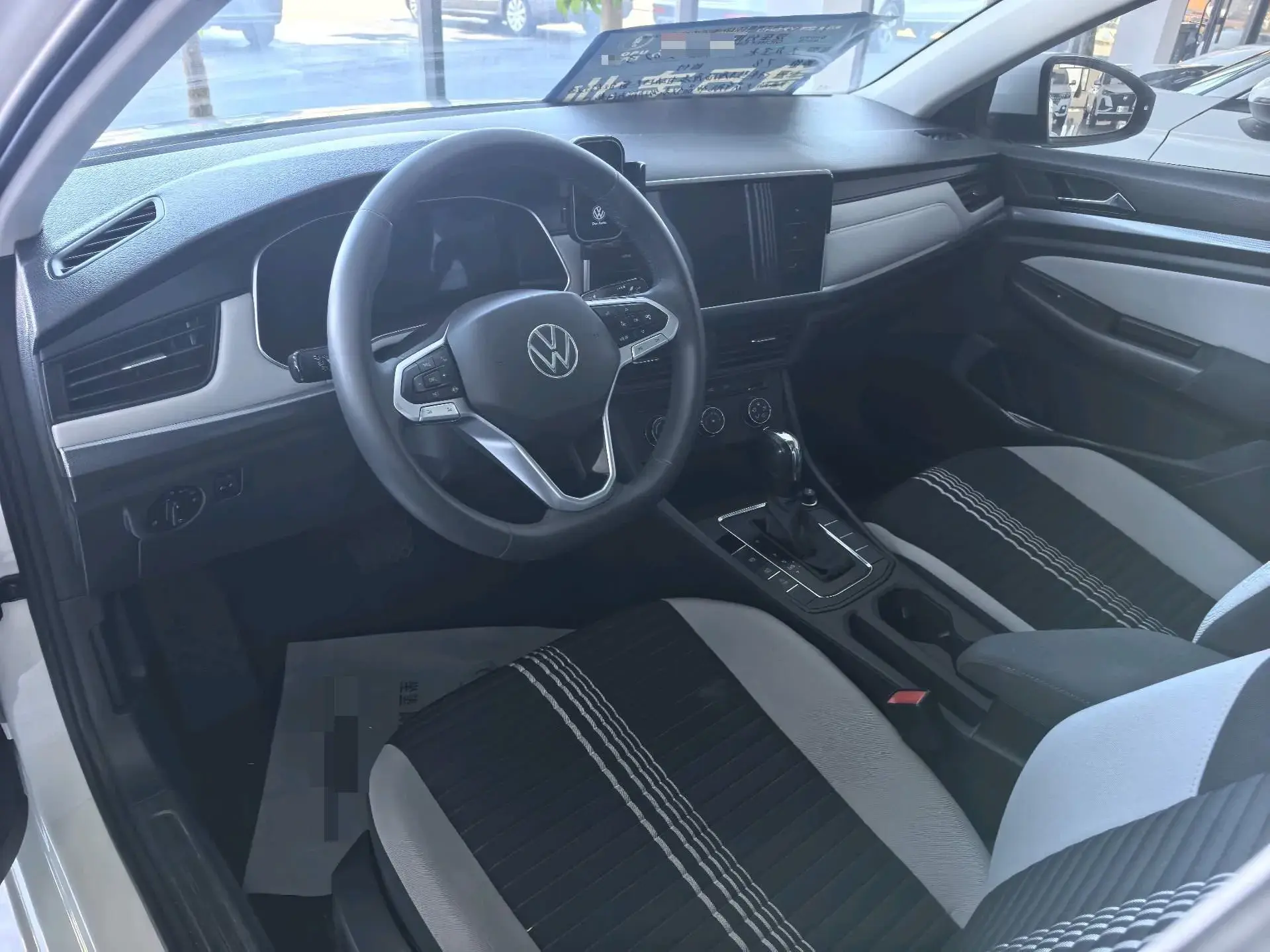 2023 VOLKSWAGEN BORA thumbnail 3