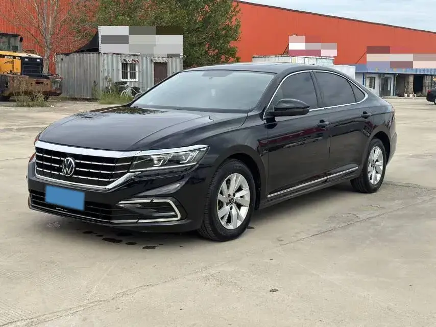 2021 VOLKSWAGEN PASSAT view 1