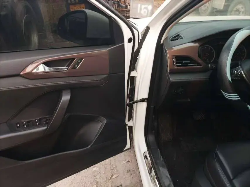 2021 VOLKSWAGEN THARU thumbnail 2