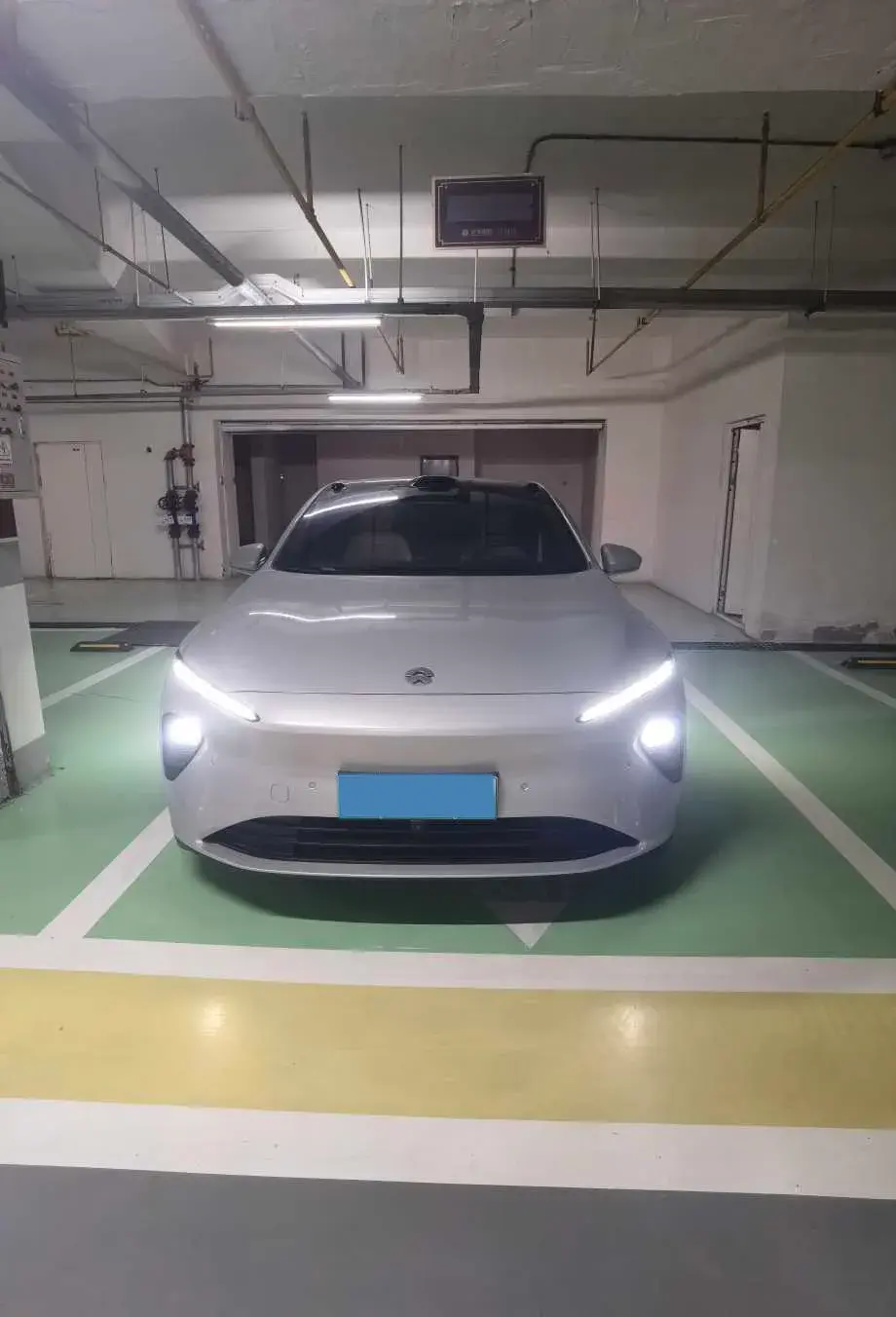 2021 VOLKSWAGEN ID.6 thumbnail 2