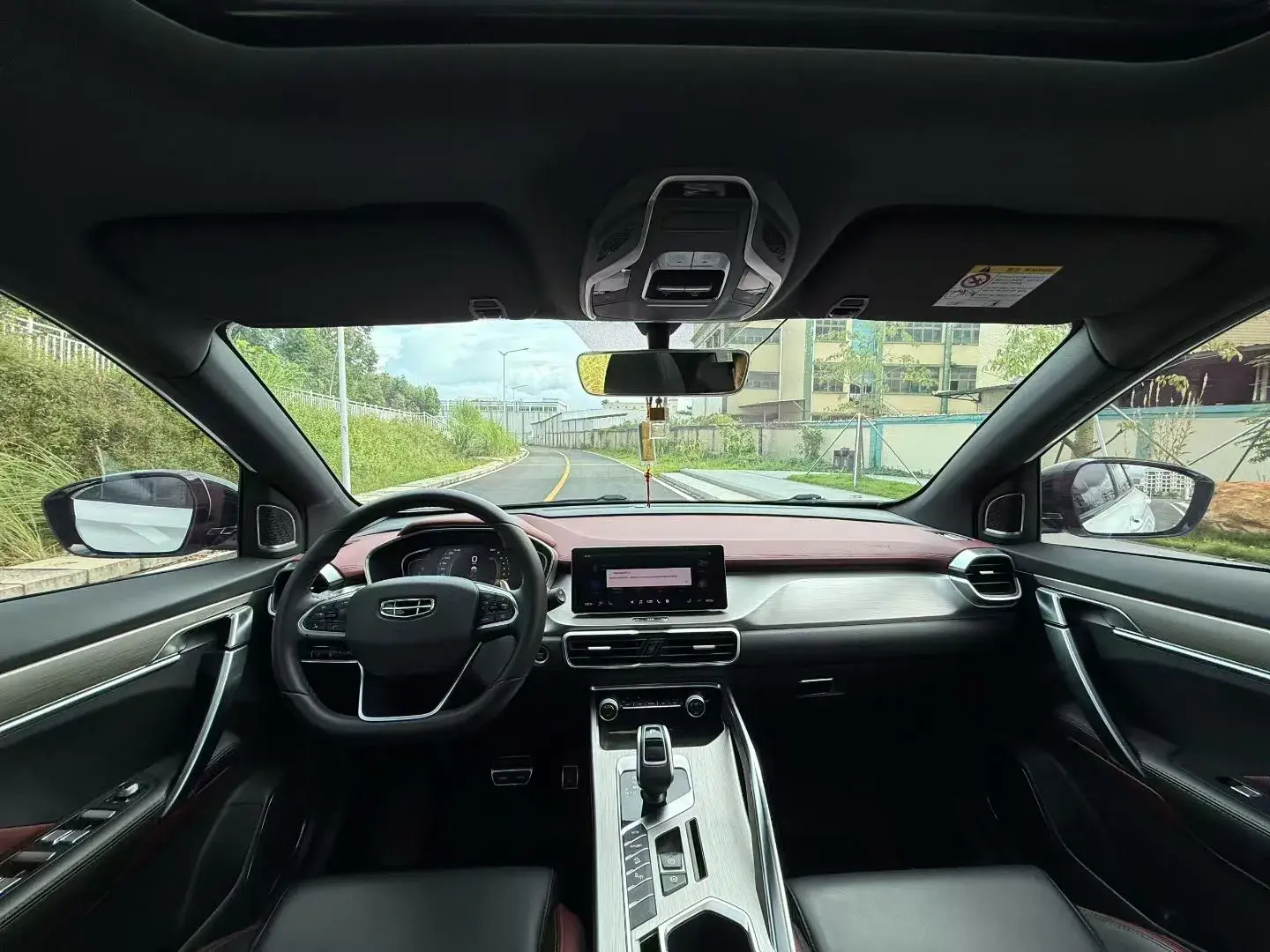 2019 GEELY COOLRAY thumbnail 4