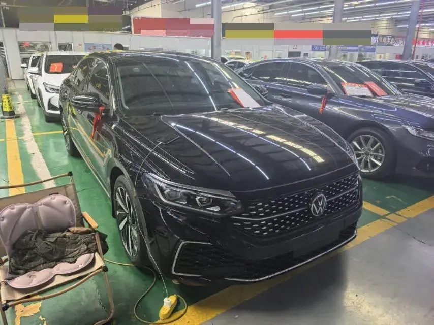 2022 VOLKSWAGEN PASSAT thumbnail 3