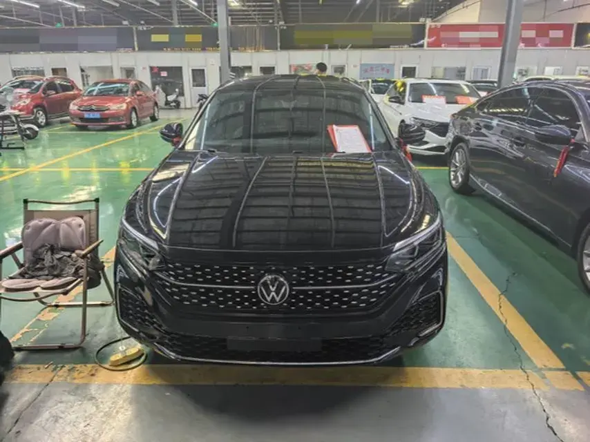 2022 VOLKSWAGEN PASSAT thumbnail 2