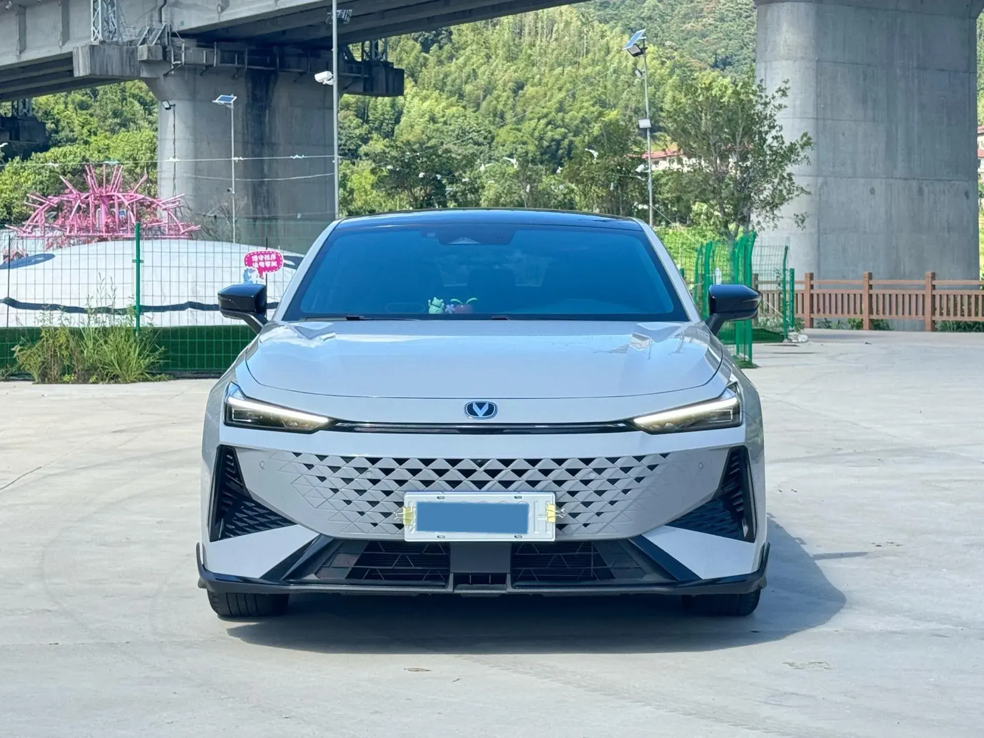 2023 CHANGAN UNI-V thumbnail 2