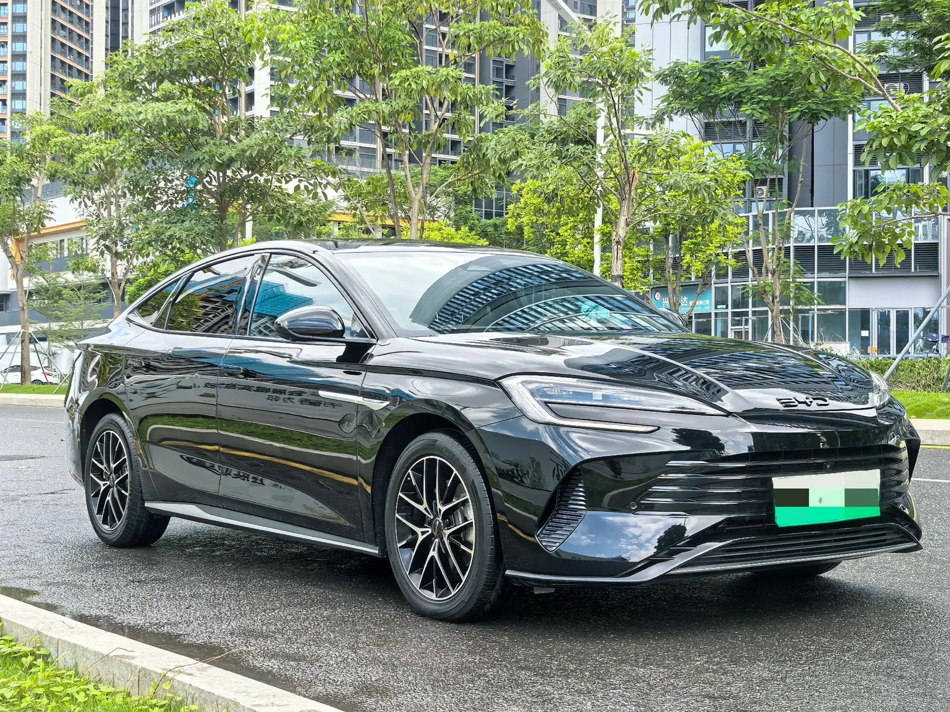 2023 BYD SEAL thumbnail 3