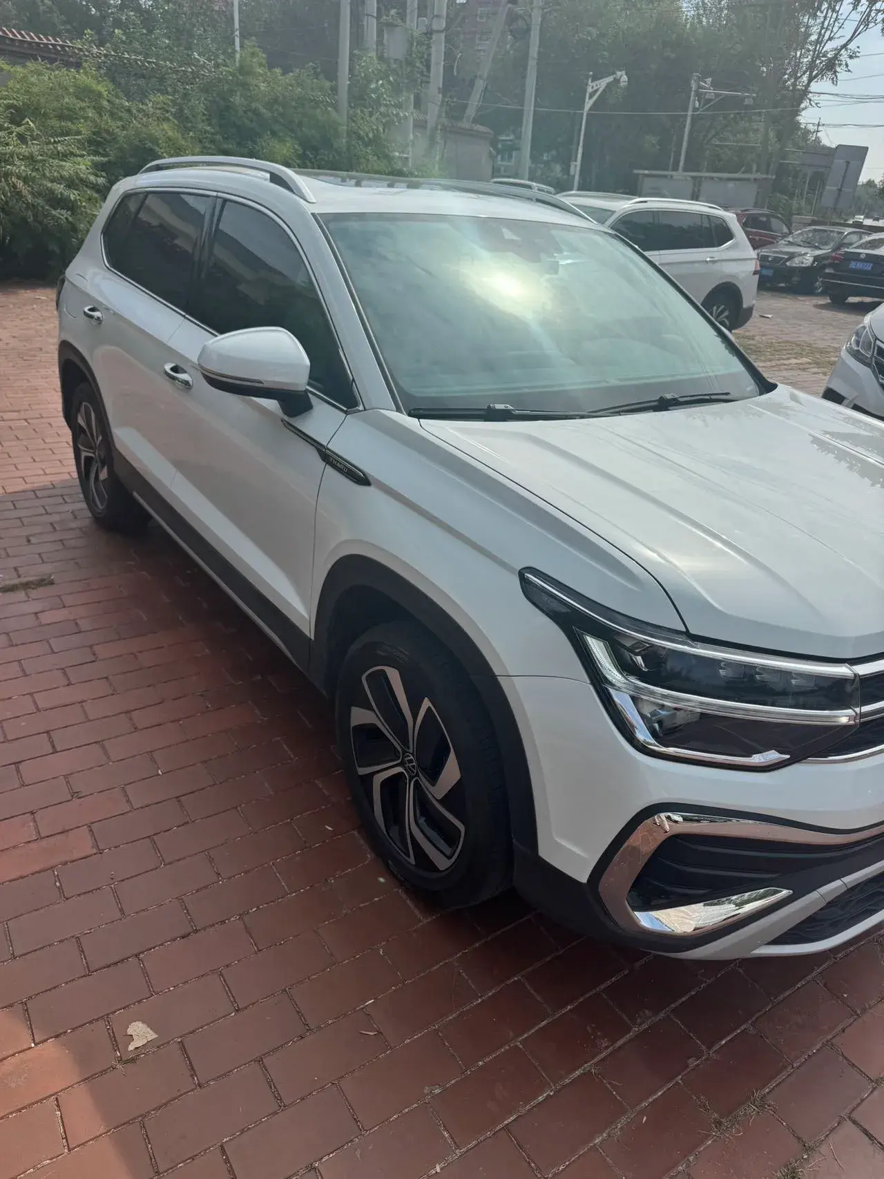 2024 VOLKSWAGEN THARU thumbnail 4