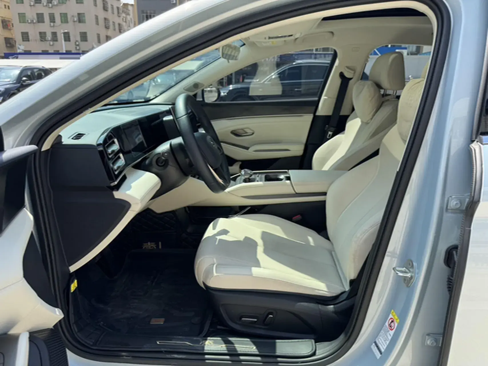 2024 BYD QINL thumbnail 3