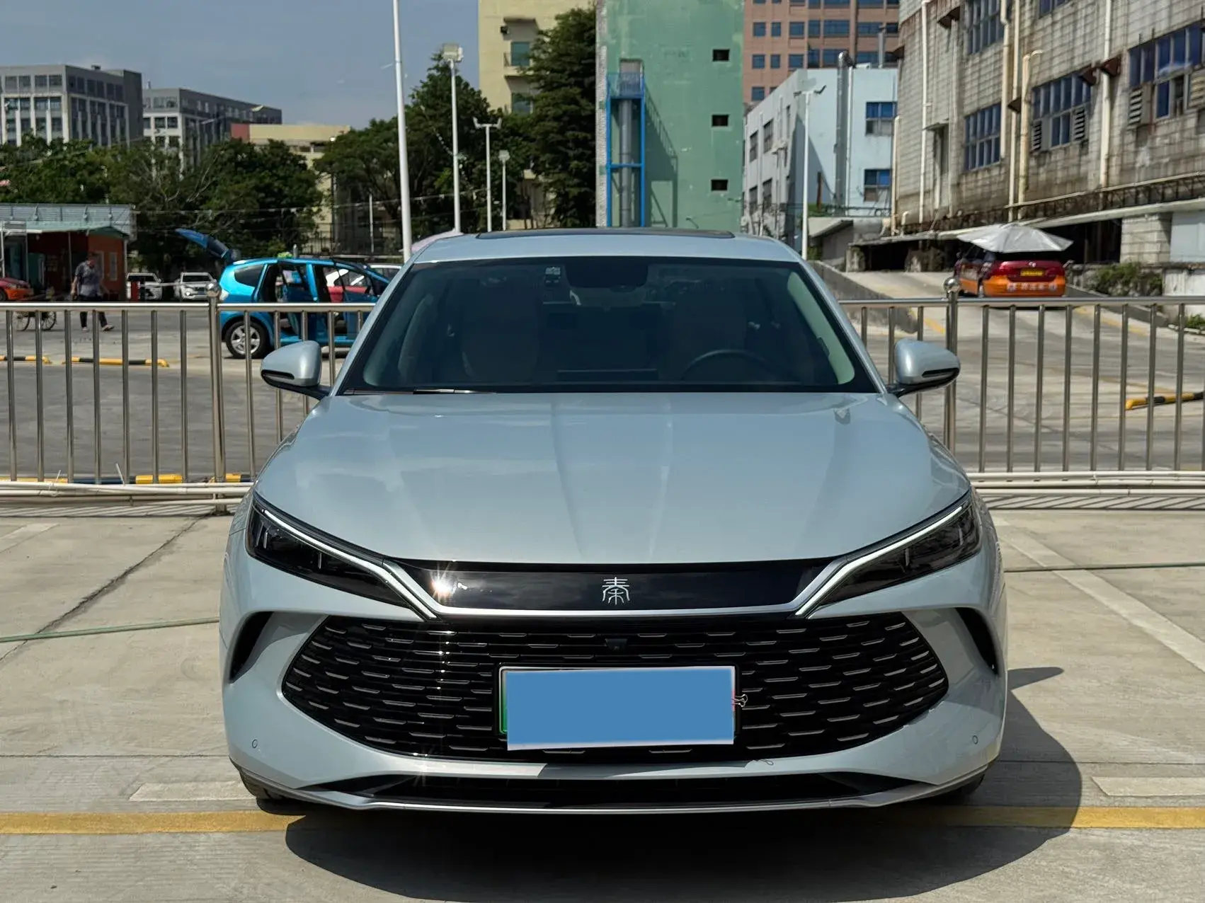 2024 BYD QINL thumbnail 2