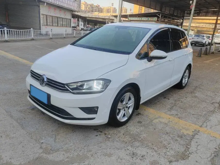 2016 Volkswagen Golf Sportsvan 1.6L 110HP L4 6AT