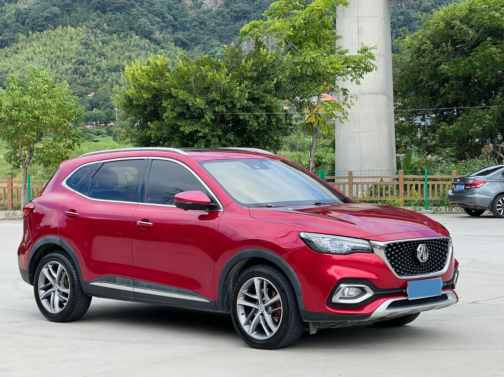 2019 MG HS thumbnail 3