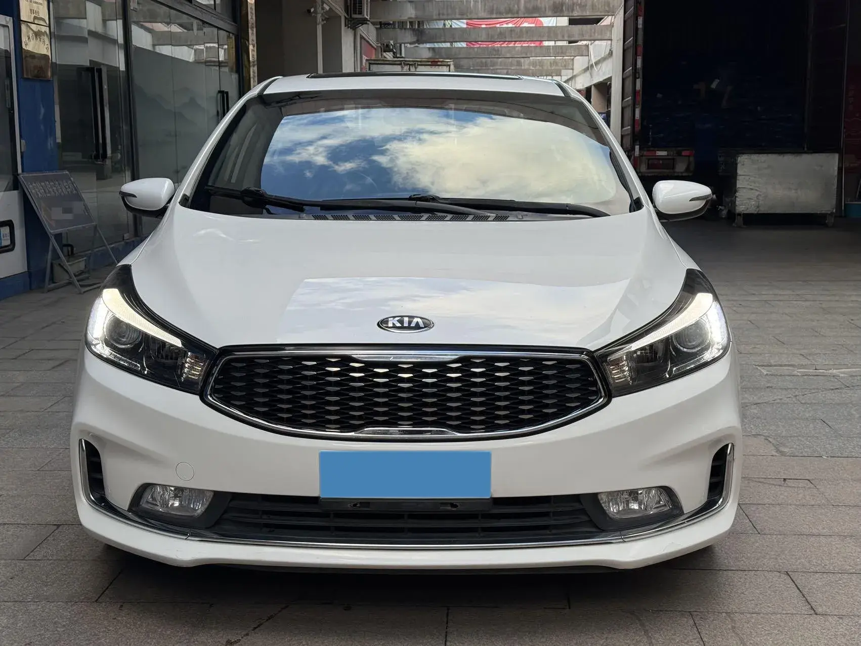 2017 KIA K3 thumbnail 2