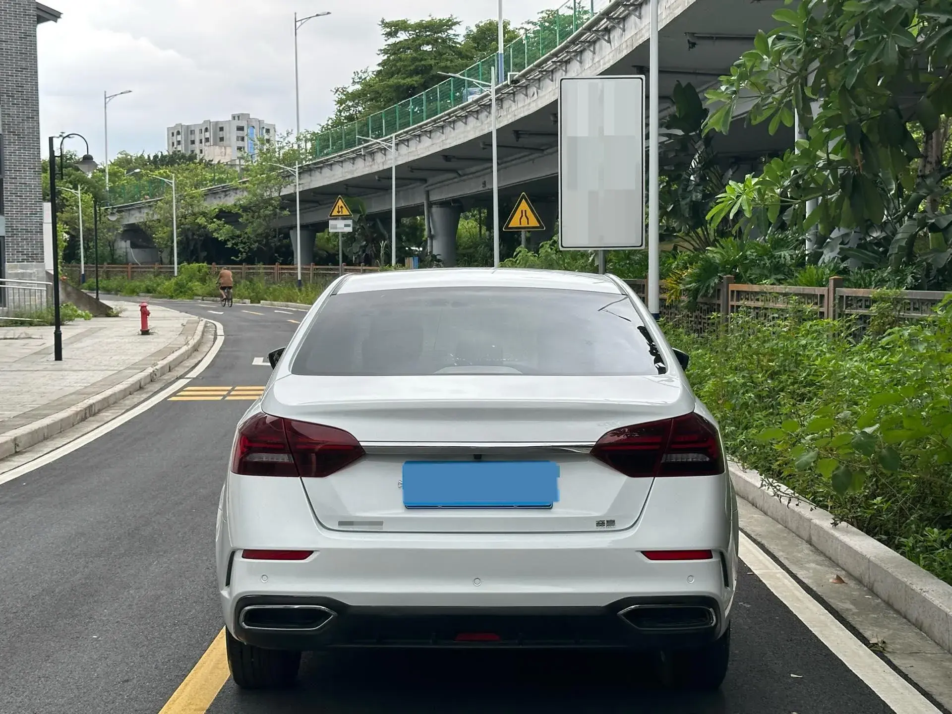 2021 GEELY EMGRAND thumbnail 4