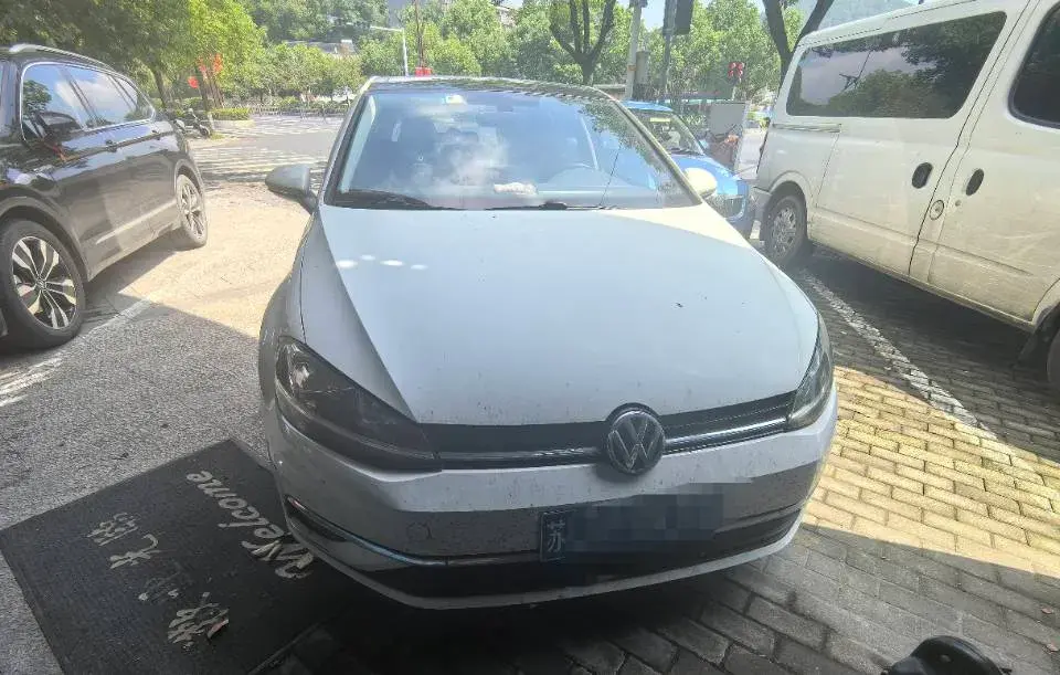 2019 VOLKSWAGEN GOLF thumbnail 2