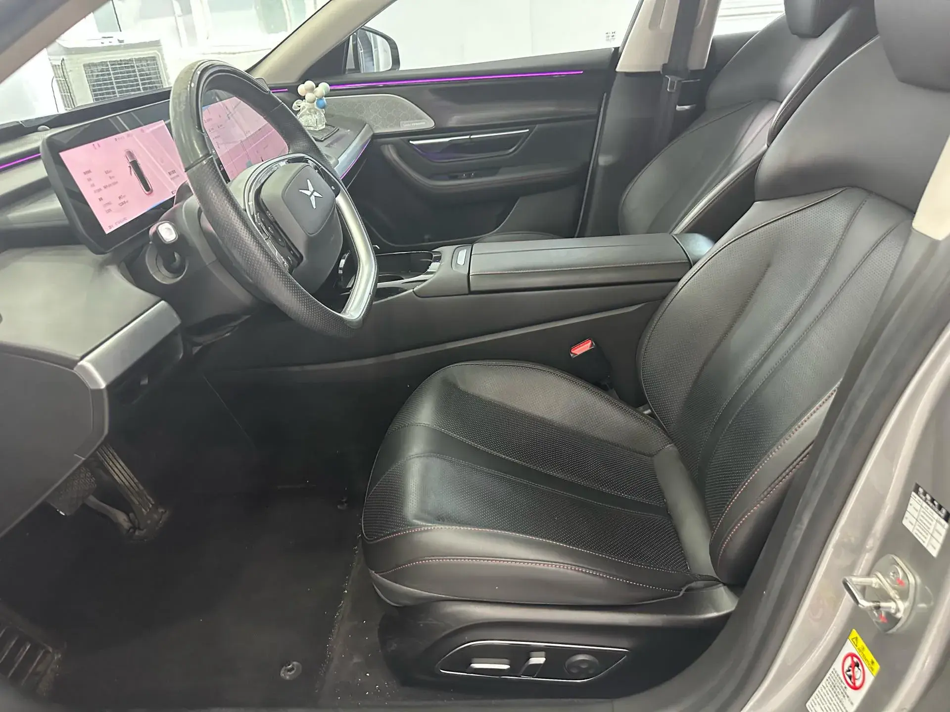 2020 XPENG P7 thumbnail 3